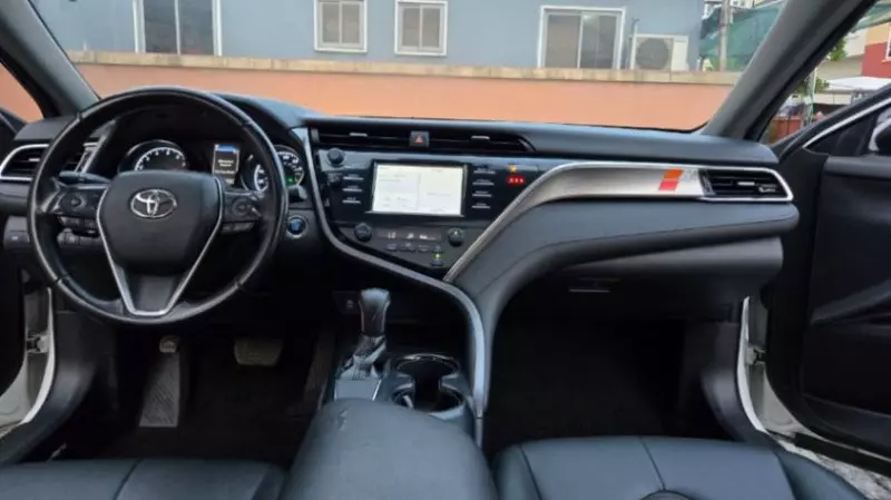 Toyota Camry   - 2018