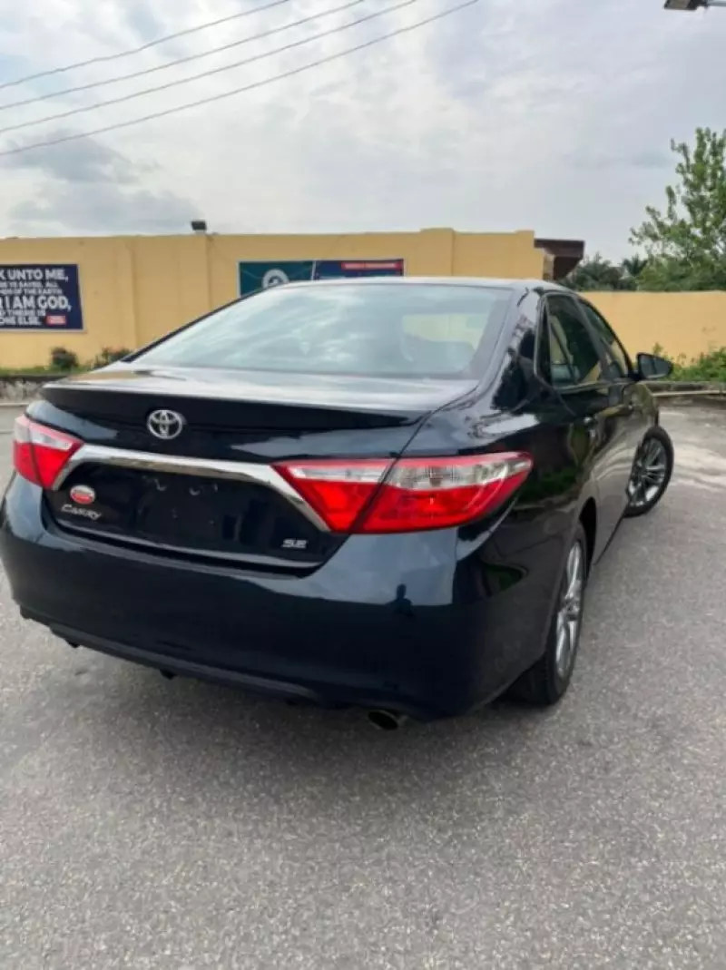 TOYOTA Camry - 2015