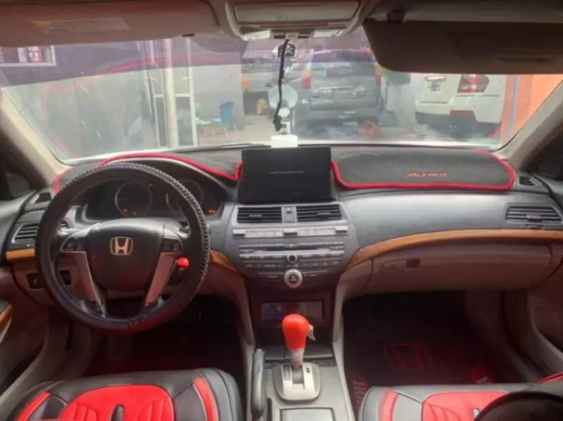 Honda Accord   - 2012