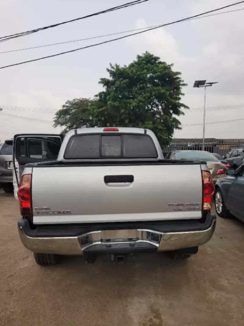 Toyota Tacoma   - 2012