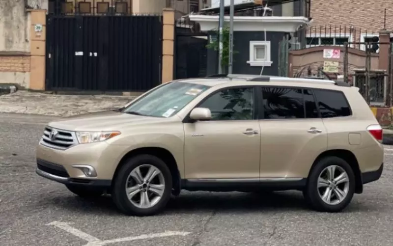 TOYOTA Highlander   - 2012
