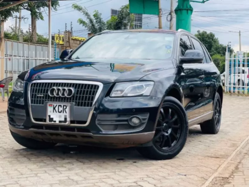 Audi Q5   - 2011