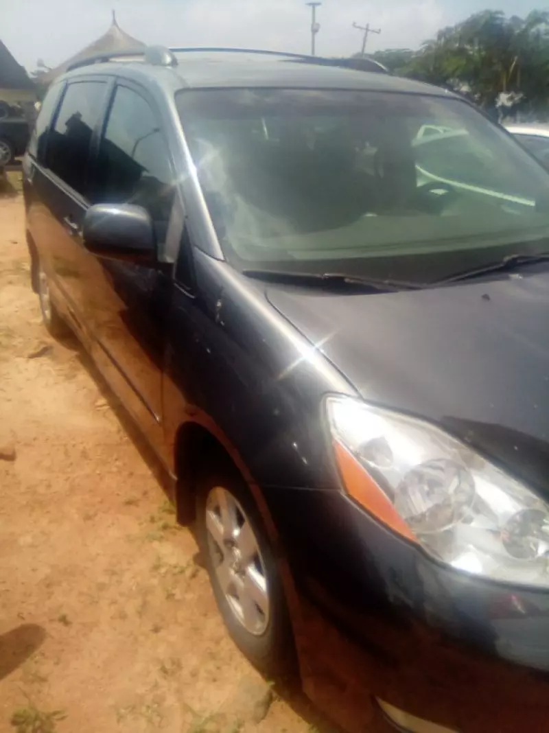 Toyota Sienna   - 2008