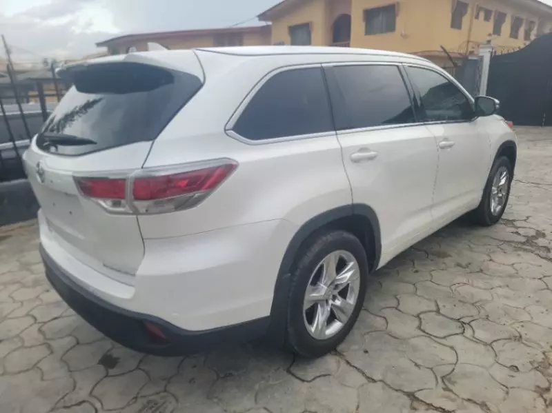 TOYOTA Highlander   - 2015