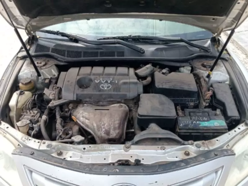 Toyota Camry   - 2010