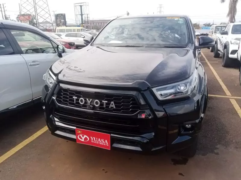Toyota Hilux   - 2023
