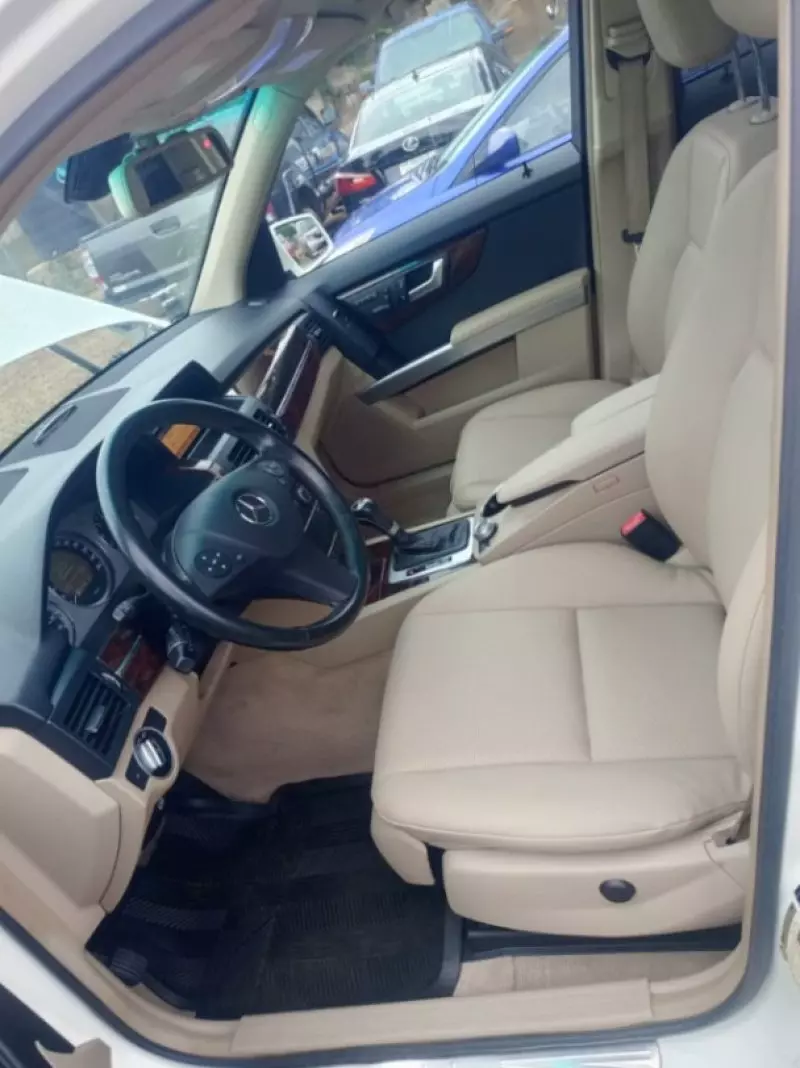 Mercedes-Benz GLK 350   - 2012
