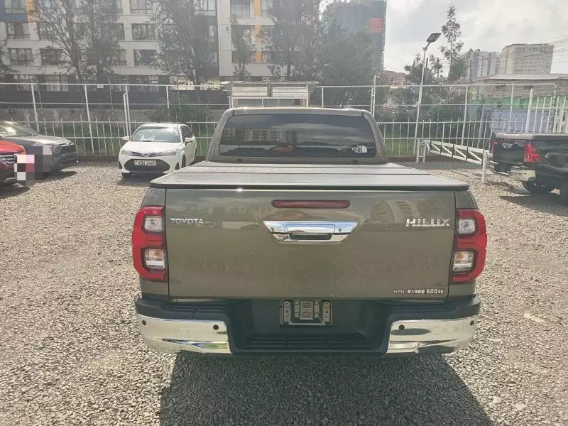 TOYOTA Hilux   - 2022