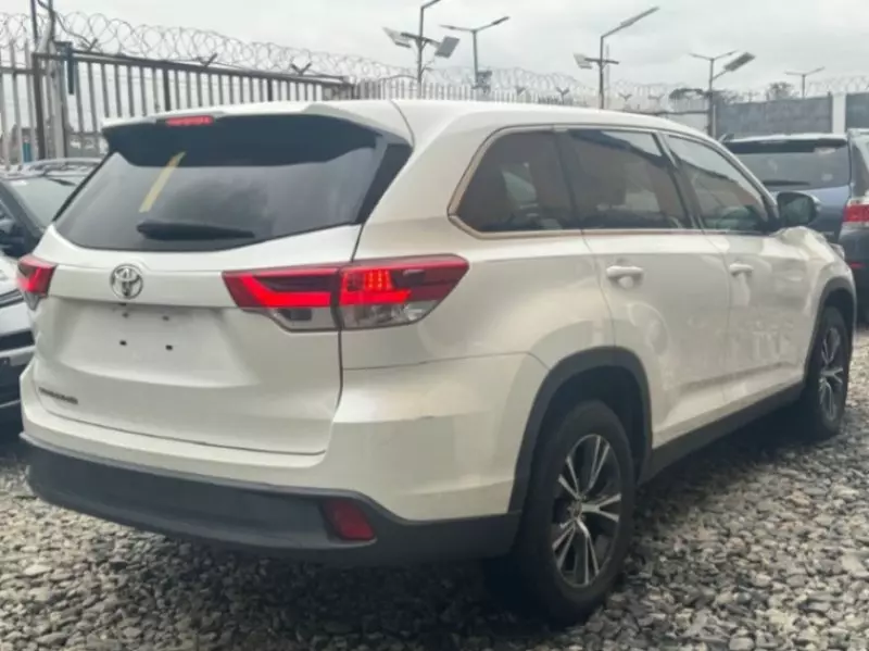 Toyota Highlander   - 2019