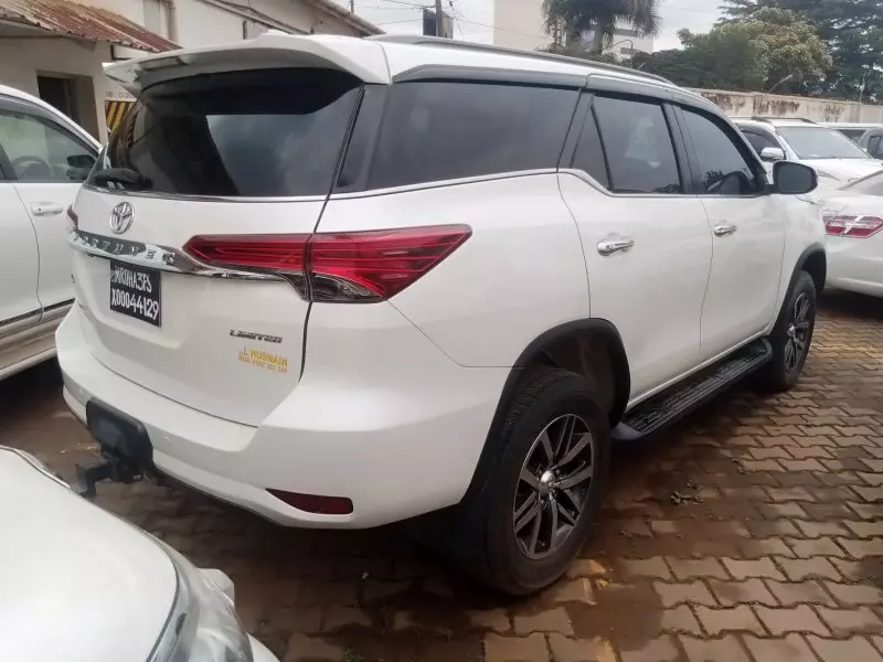 Toyota Fortuner   - 2017