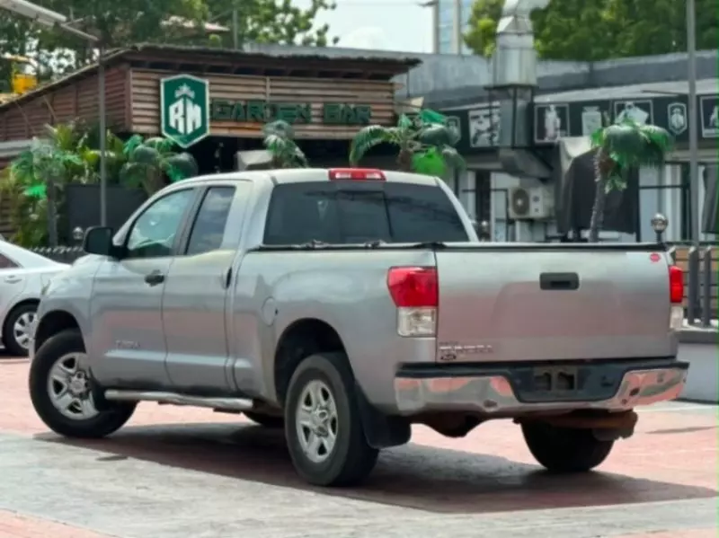 Toyota Tundra   - 2010