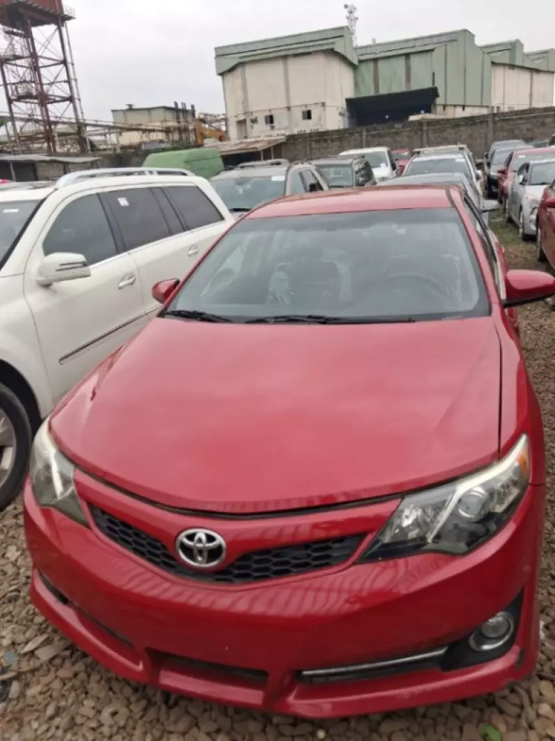 TOYOTA Camry   - 2012