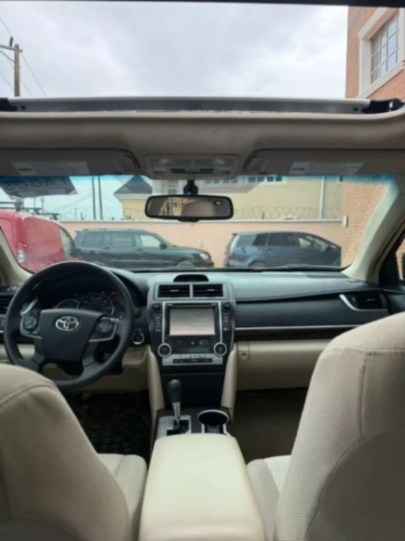 Toyota Camry - 2014