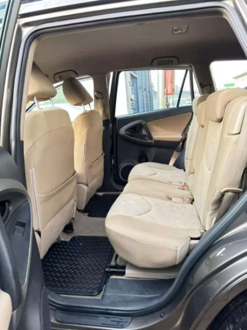 Toyota RAV 4   - 2010
