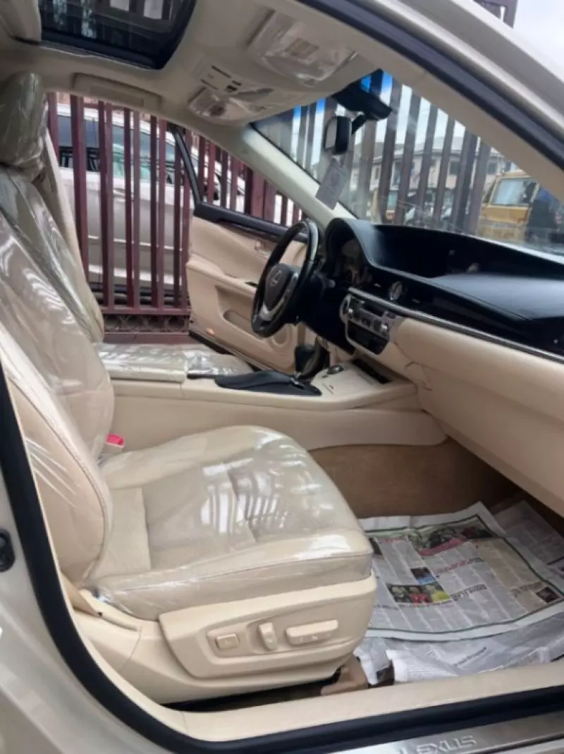 Lexus ES - 2014