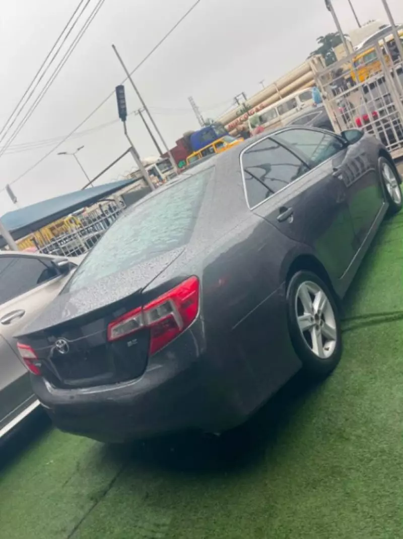 TOYOTA Camry - 2013