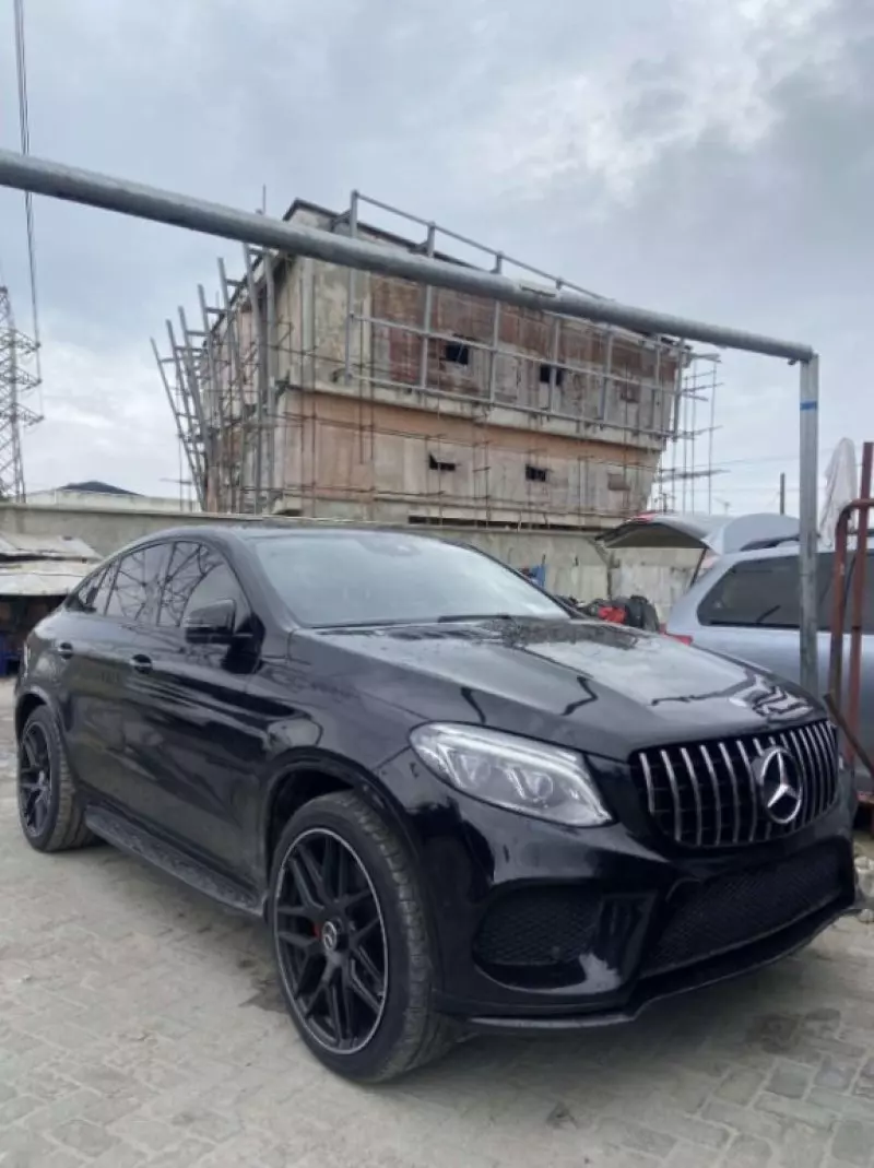 Mercedes-Benz GLE 43 AMG   - 2016