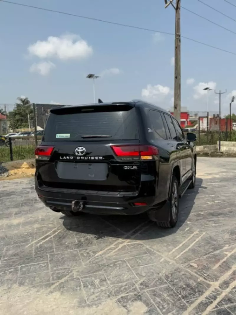 Toyota Land Cruiser GXR   - 2021