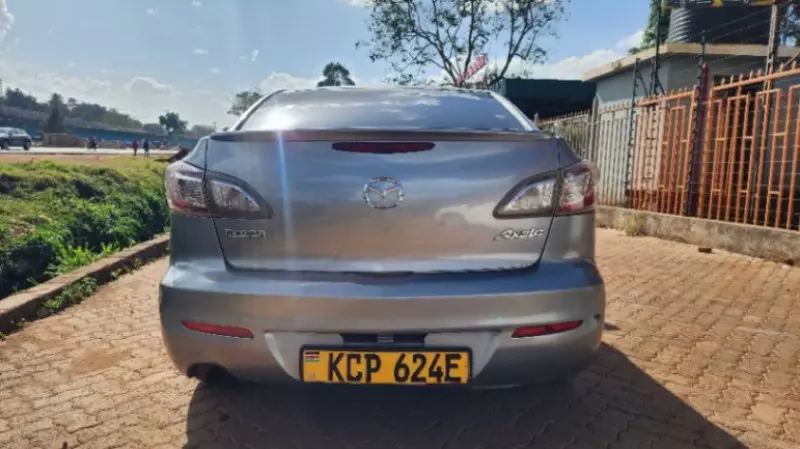 Mazda Axela    - 2010