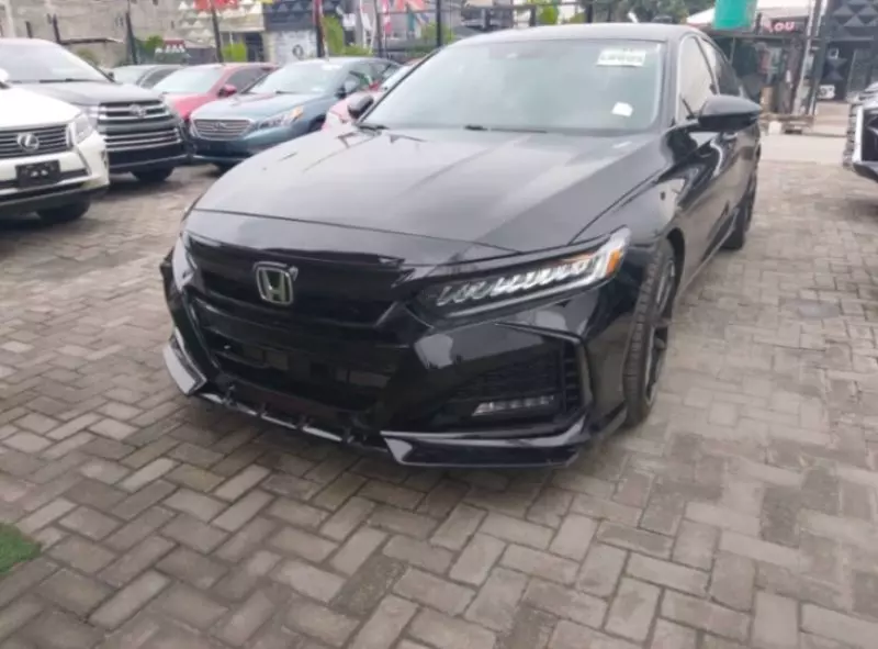 Honda Accord   - 2019