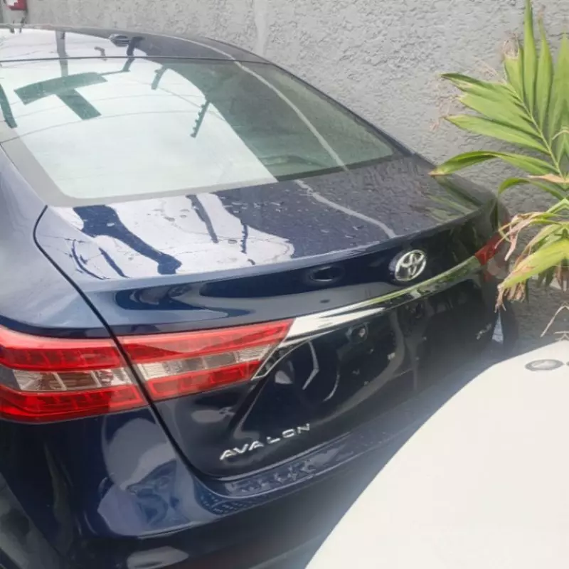 Toyota Avalon   - 2013