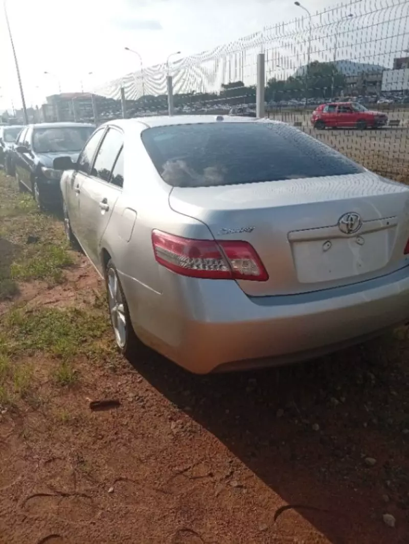 TOYOTA Camry   - 2010
