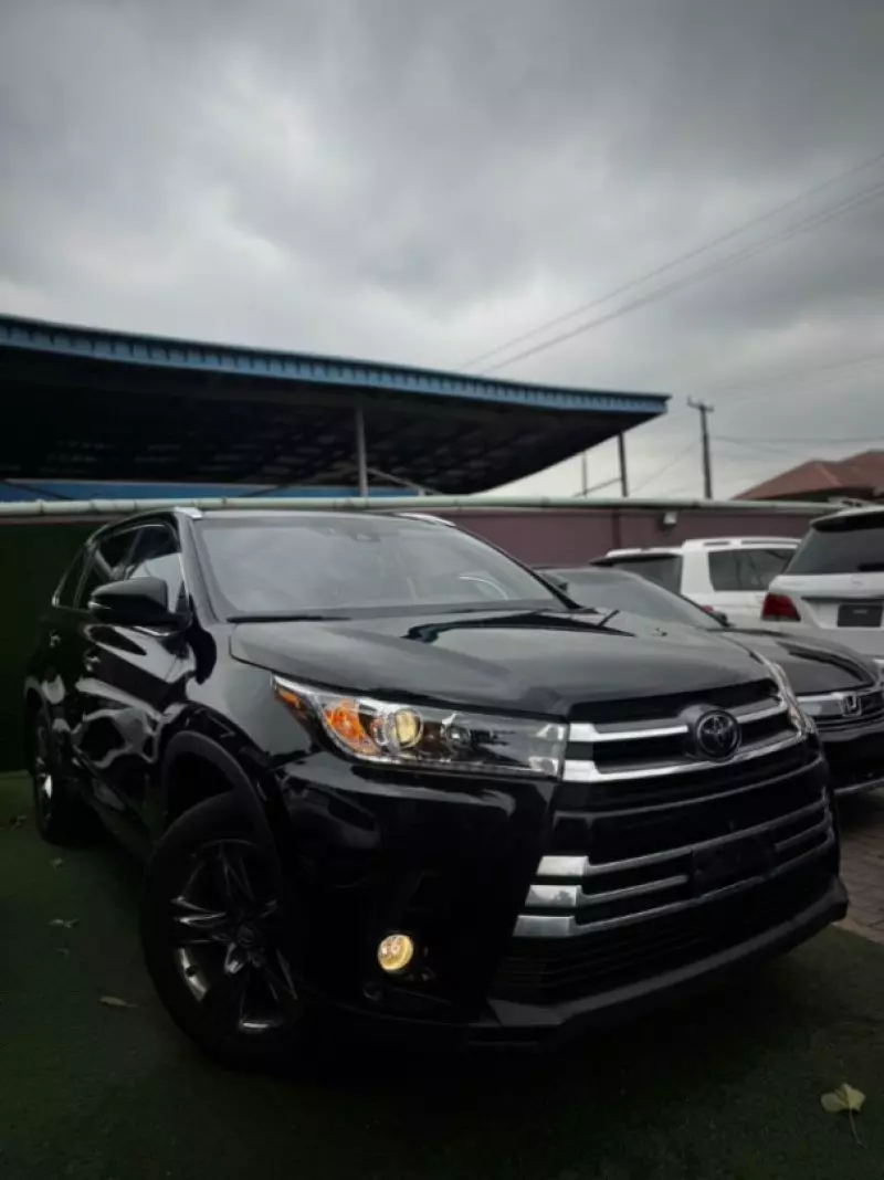 Toyota Highlander   - 2018