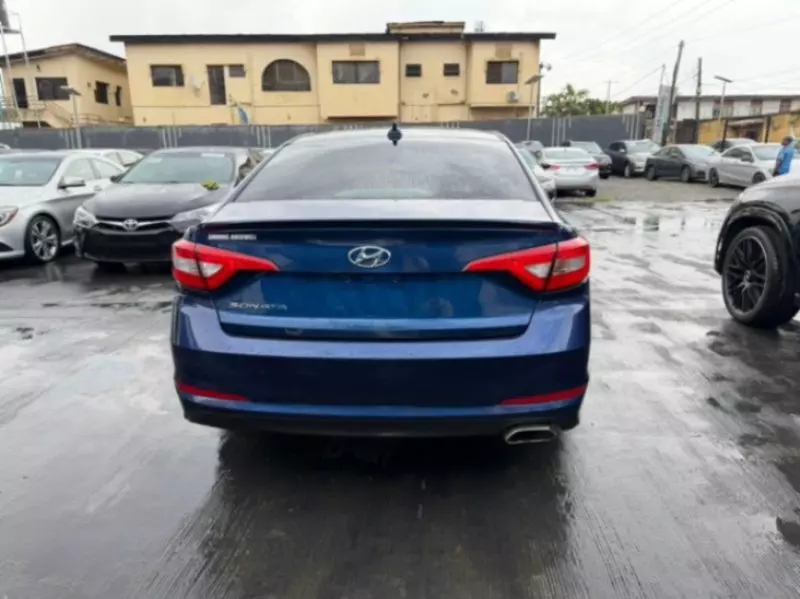 Hyundai Sonata   - 2016