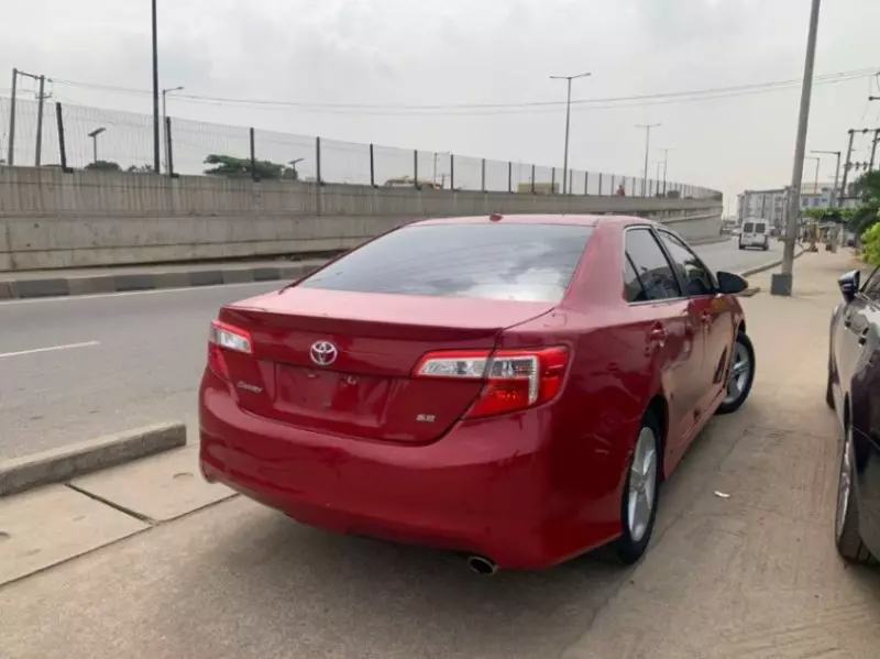 Toyota Camry   - 2014