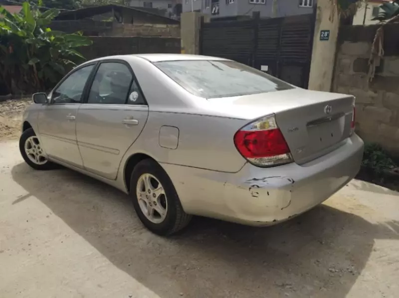 Toyota Camry   - 2006