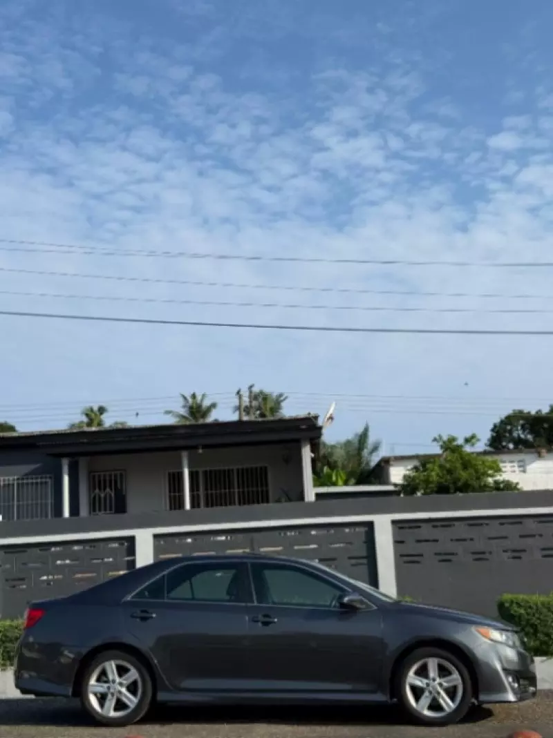 TOYOTA Camry - 2014