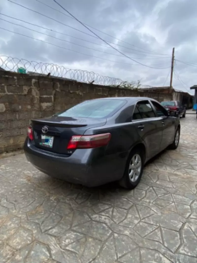 TOYOTA Camry   - 2009