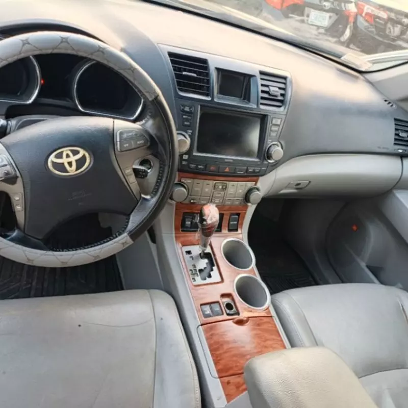 Toyota Highlander   - 2009