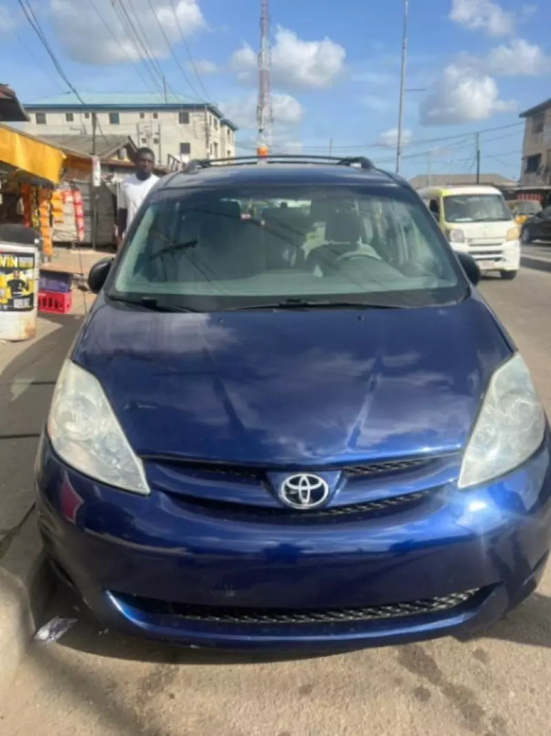 TOYOTA Sienna   - 2007