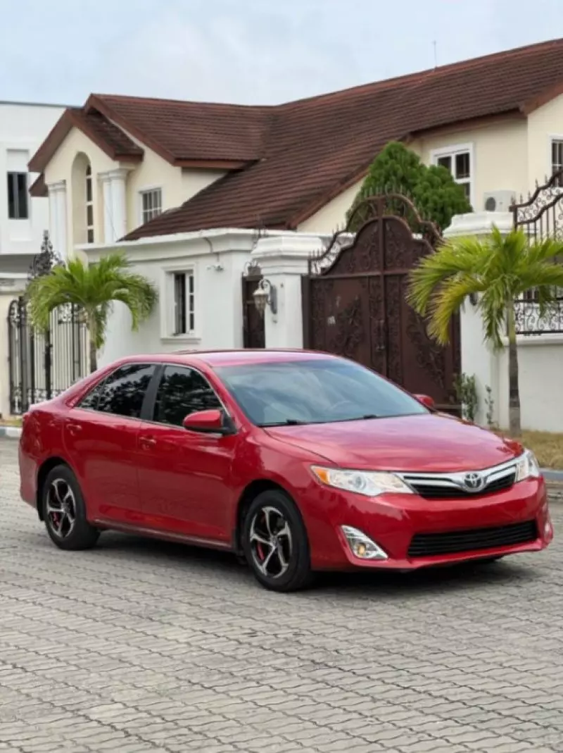 Toyota Camry   - 2013