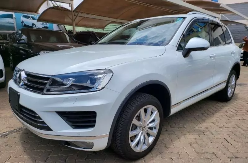 Volkswagen Touareg   - 2016