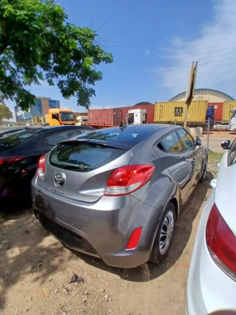 Hyundai Veloster   - 2016