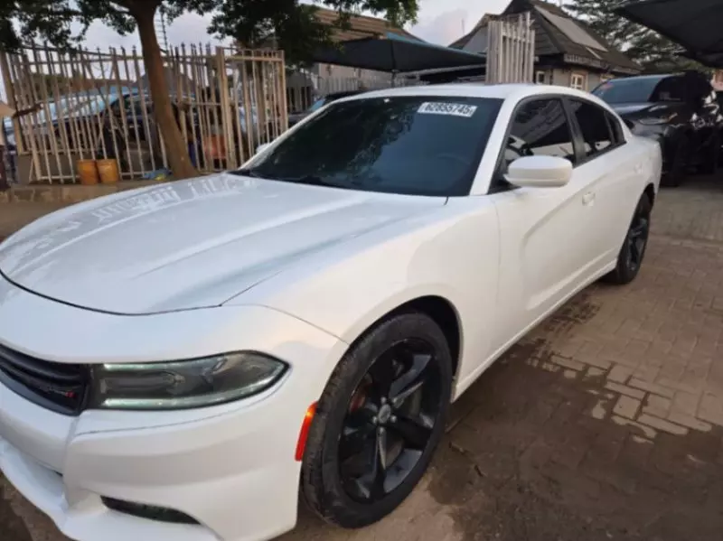 Dodge Charger - 2017