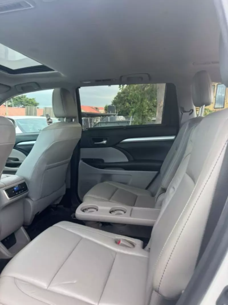 TOYOTA Highlander   - 2017