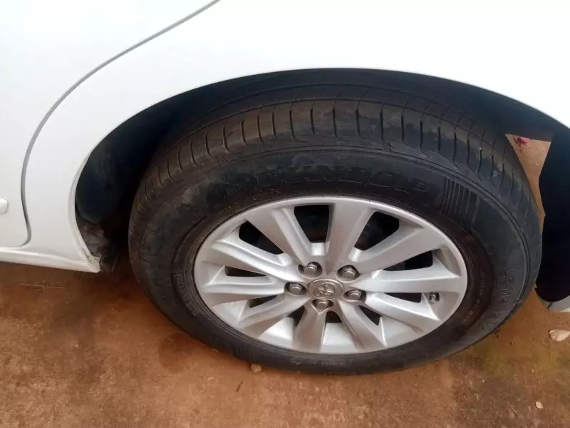 Toyota Premio    - 2016