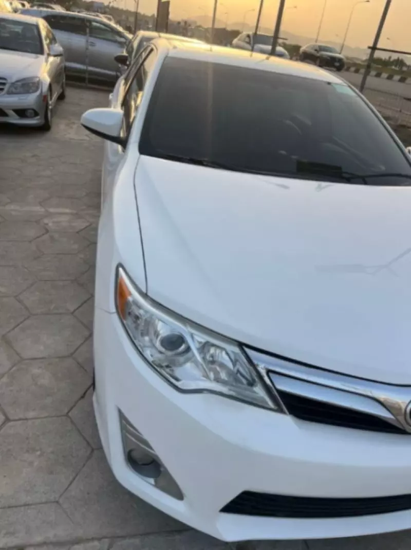 Toyota Camry   - 2012