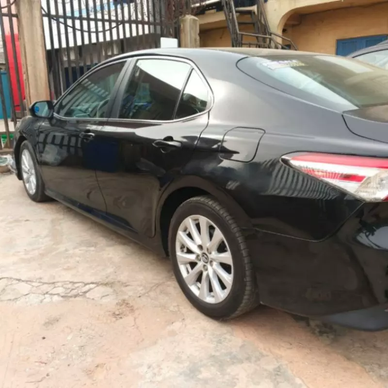 Toyota Camry   - 2018