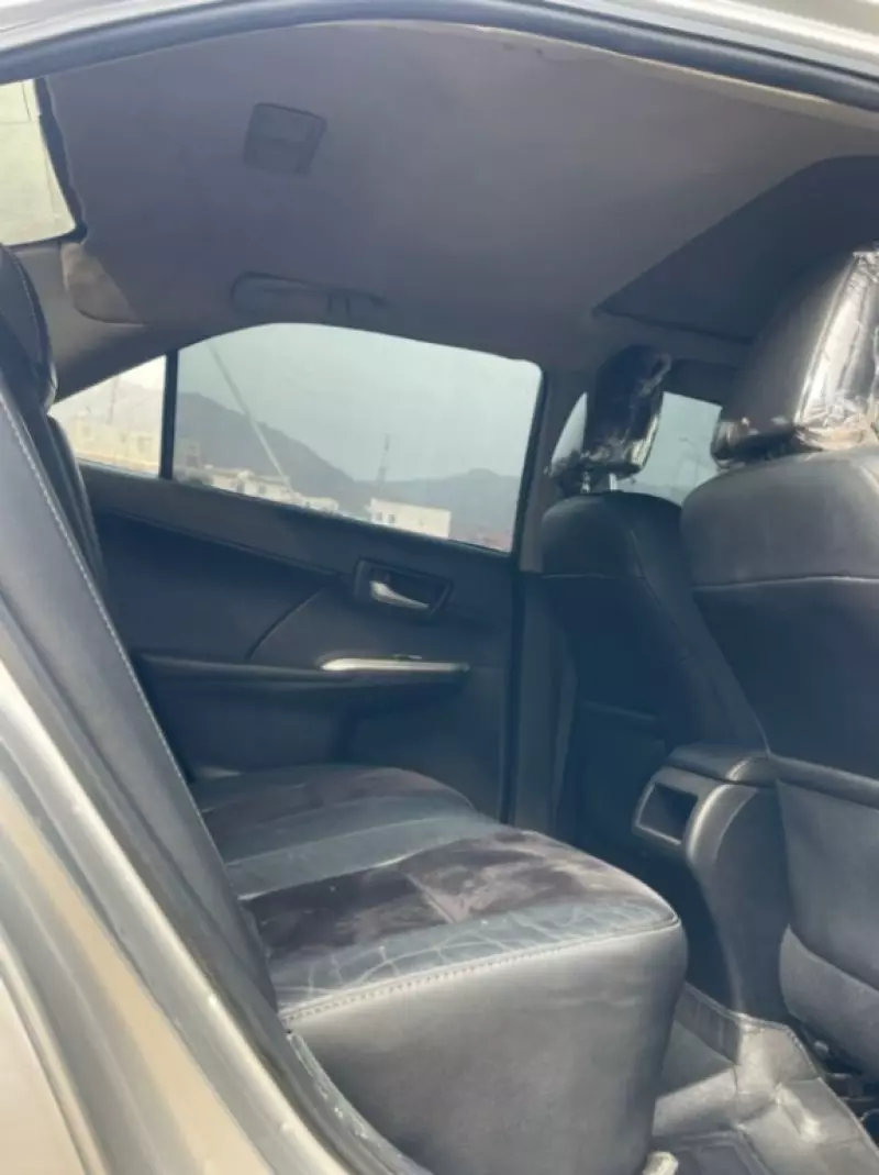 Toyota Camry   - 2012