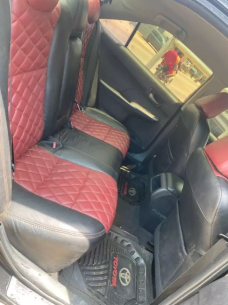Toyota Camry   - 2012