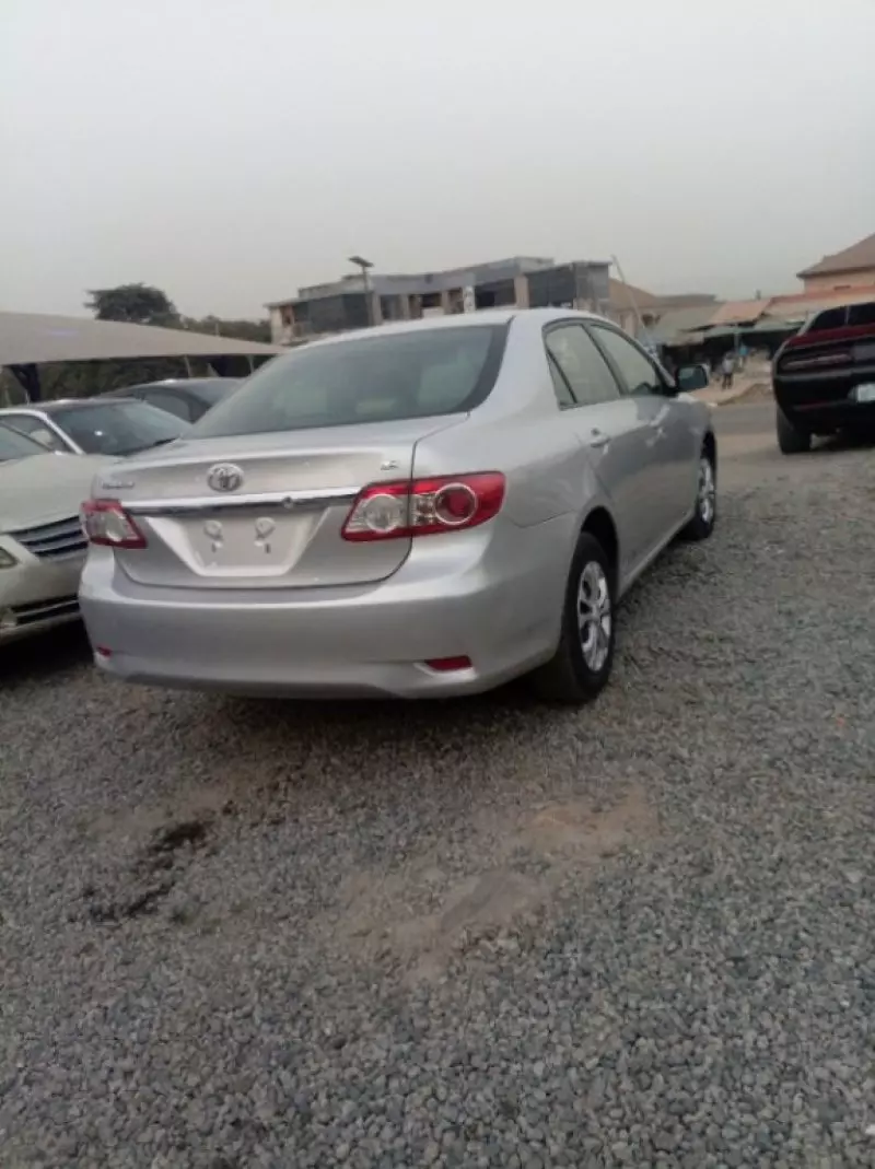 Toyota Corolla   - 2011