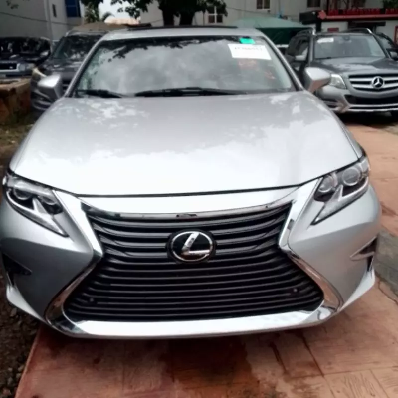 Lexus ES   - 2014