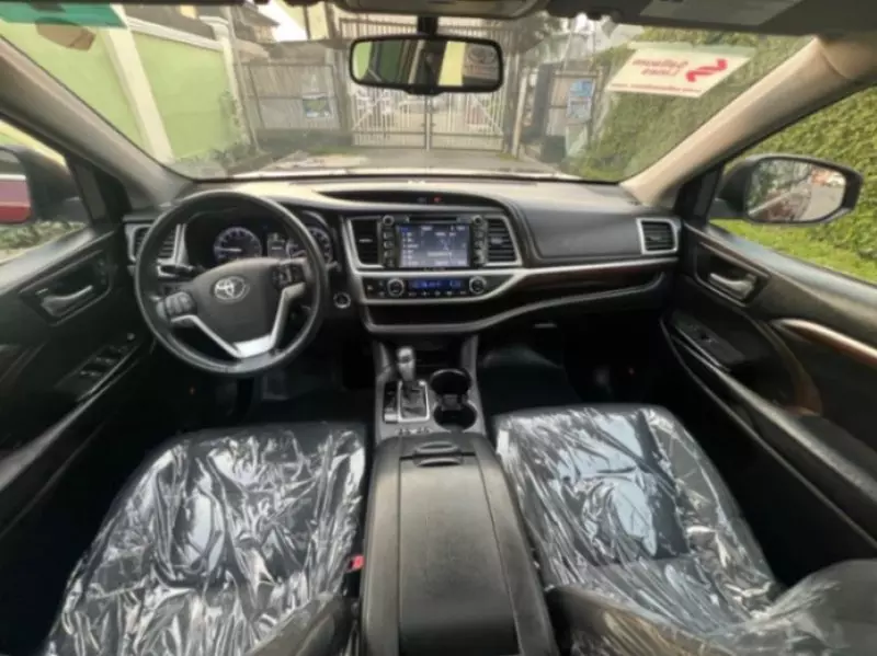 Toyota Highlander   - 2016