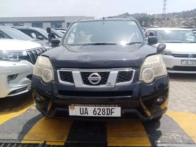 Nissan X-TRAIL    - 2011