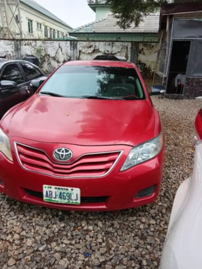 TOYOTA Camry   - 2010