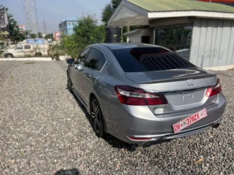 Honda Accord   - 2017